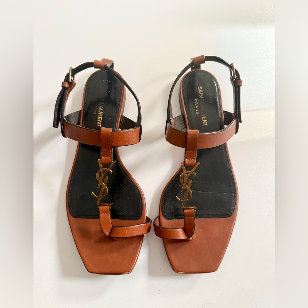 Saint Laurent Casandra Brown Leather toe
YSL sandals size 39 USA 9
